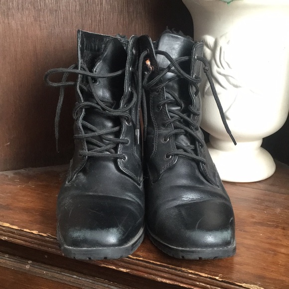 Vintage St. John’s Bay black ankle booties! - Picture 5 of 15